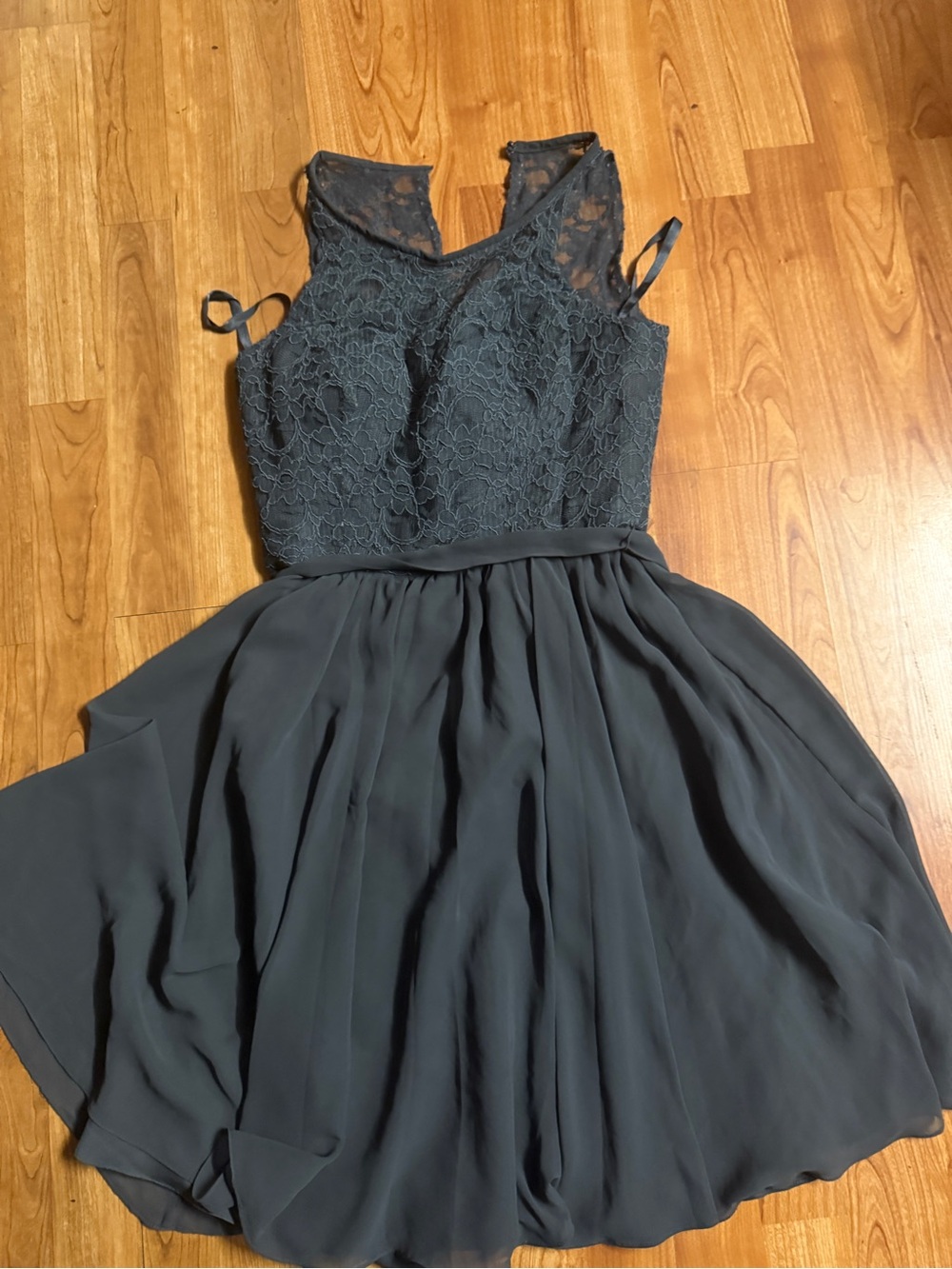 Sleeveless Lace Bodice Chiffon Prom Dress - Black